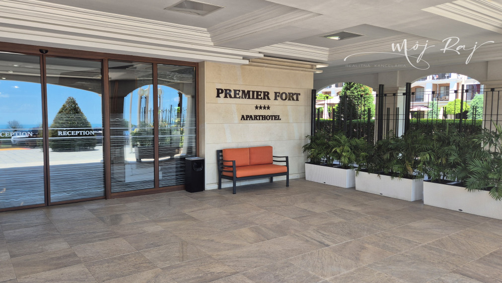 🏖️ Hotelový apartmán s balkónom – 4⭐ Premier Fort Beach, Sveti Vlas (budova B1)