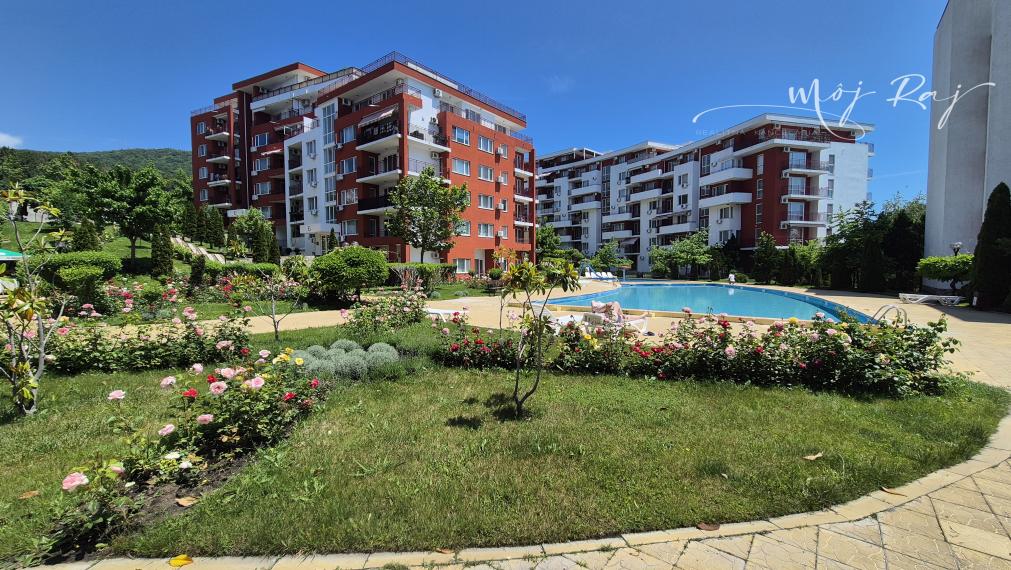 🏖️ 2-izb. apartmán s terasou – Crown Fort Club, Grand Resort, Sveti Vlas, Bulharsko