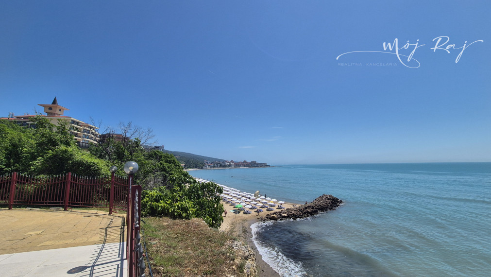 🏖️ Apartmán s terasou – Crown Fort Club, Grand Resort, Sveti Vlas, Bulharsko