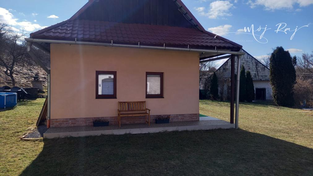Útulný vidiecky dom s veľkou záhradou, dielňou a absolútnym súkromím