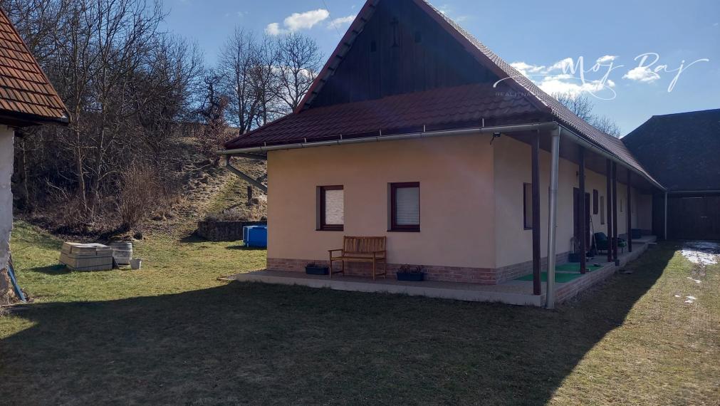 Útulný vidiecky dom s veľkou záhradou, dielňou a absolútnym súkromím