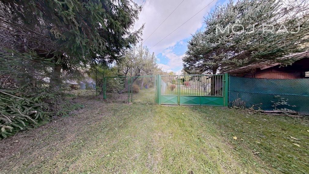 🏡 NA PREDAJ ZÁHRADA S DREVENOU CHATKOU – VRÚTKY