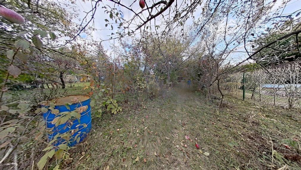 🏡 NA PREDAJ ZÁHRADA S DREVENOU CHATKOU – VRÚTKY
