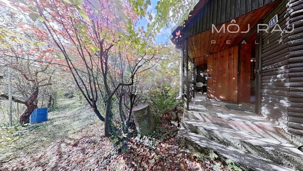🏡 NA PREDAJ ZÁHRADA S DREVENOU CHATKOU – VRÚTKY