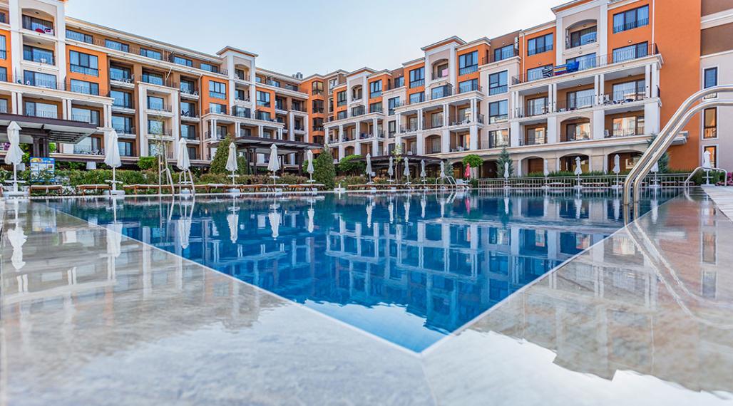 🏖️ Hotelový apartmán s balkónom – 4⭐ Premier Fort Beach, Sveti Vlas (budova B1)