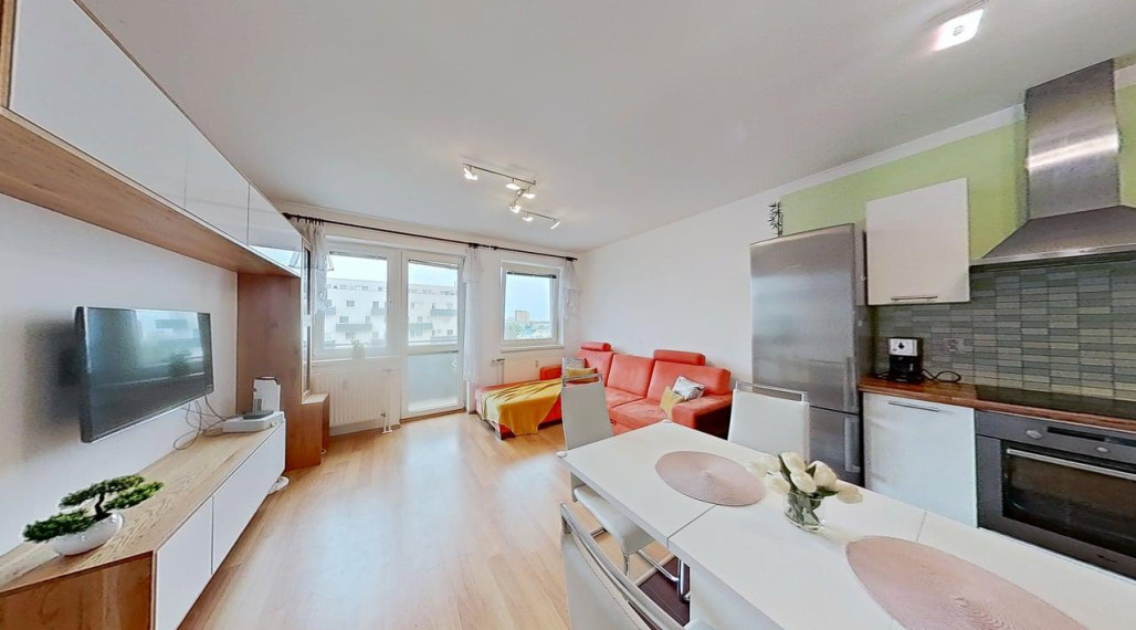 🏡 Veľký svetlý 3-izb. byt s 2 balkónmi a park. miestom