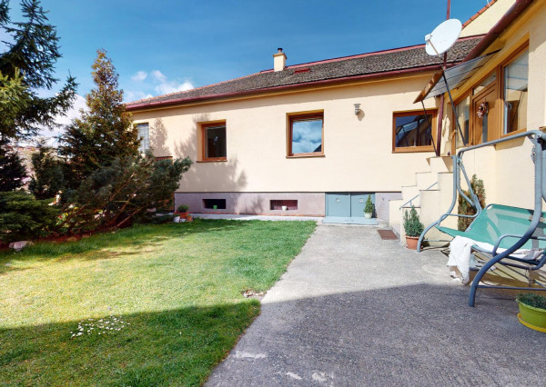 PREDANÉ - 5 izb. RD v tichej lokalite v srdci BA-Rača