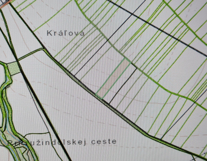 Veľký pozemok - orná pôda 16073 m2 medzi Kráľovou a Pri ružinovskej ceste
