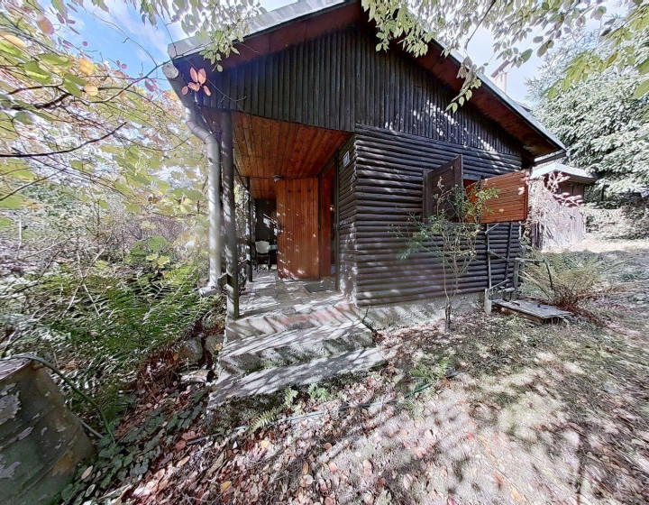 🏡 NA PREDAJ ZÁHRADA S DREVENOU CHATKOU – VRÚTKY